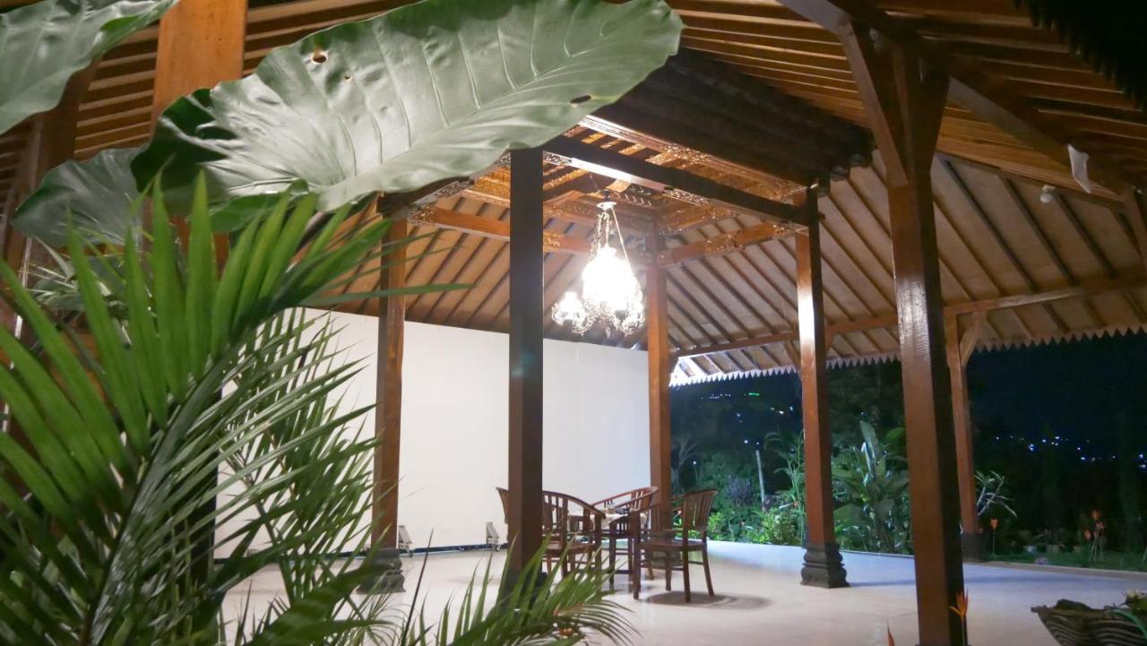 Sanggar Pantcha Indra Guest House Kemuning Exterior photo